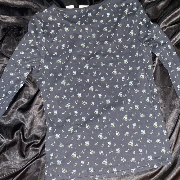 Levi’s long sleeve tee size medium - Picture 2 of 3